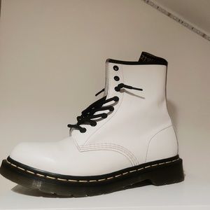 1460 SMOOTH LEATHER DR MARTENS